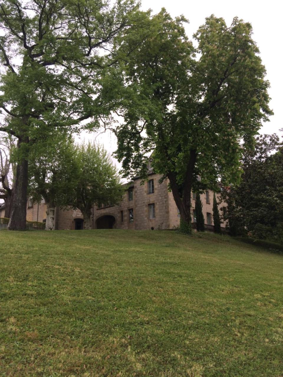 Hotel Chateau De Lacan Brive-la-Gaillarde Eksteriør billede